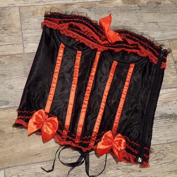 Other - 🎃  Sexy Bustier